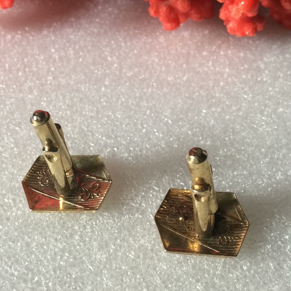 Cufflink - Picture 3 of 3